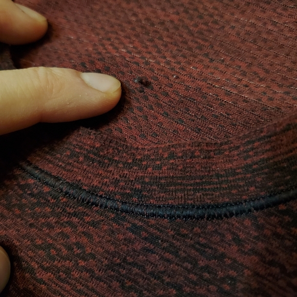 Lululemon Metal Vent tech short sleeves top. Heathered dark red and black. XL. - Picture 6 of 9